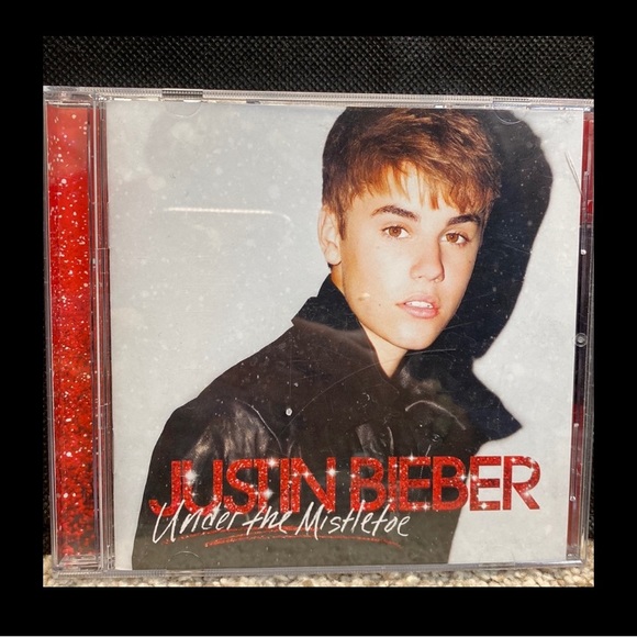 Justin Bieber- set of 2 CD’s -  “My World”- 2010 & “Under the Mistletoe” - used - Picture 5 of 7
